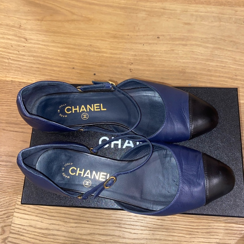 Chanel navy and black lamb skin flats with small heel